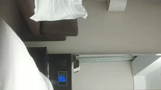 欧美日韩人妻激情-第一次与男友以外的男人在行使中车震!