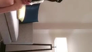 娇妻 雪白 呻吟-美女学生妹子是男友的乖母狗，戴着狗炼项圈乖乖让男友无套抽插~